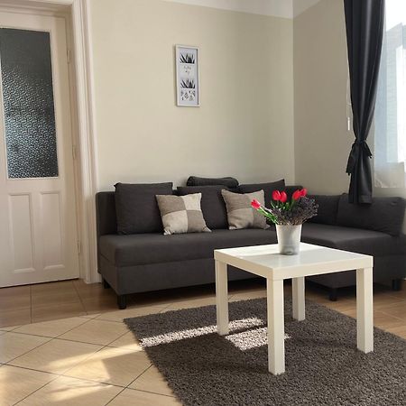 Idill Apartmanhaz B&B Tiszafüred Zewnętrze zdjęcie