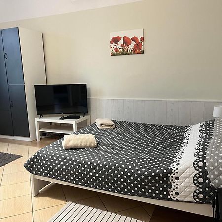 Idill Apartmanhaz B&B Tiszafüred Zewnętrze zdjęcie