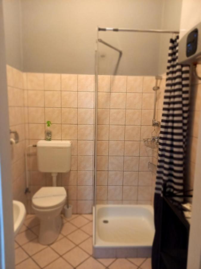 Idill Apartmanhaz B&B Tiszafüred Zewnętrze zdjęcie