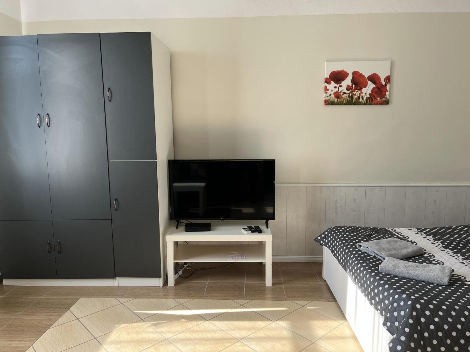 Idill Apartmanhaz B&B Tiszafüred Zewnętrze zdjęcie