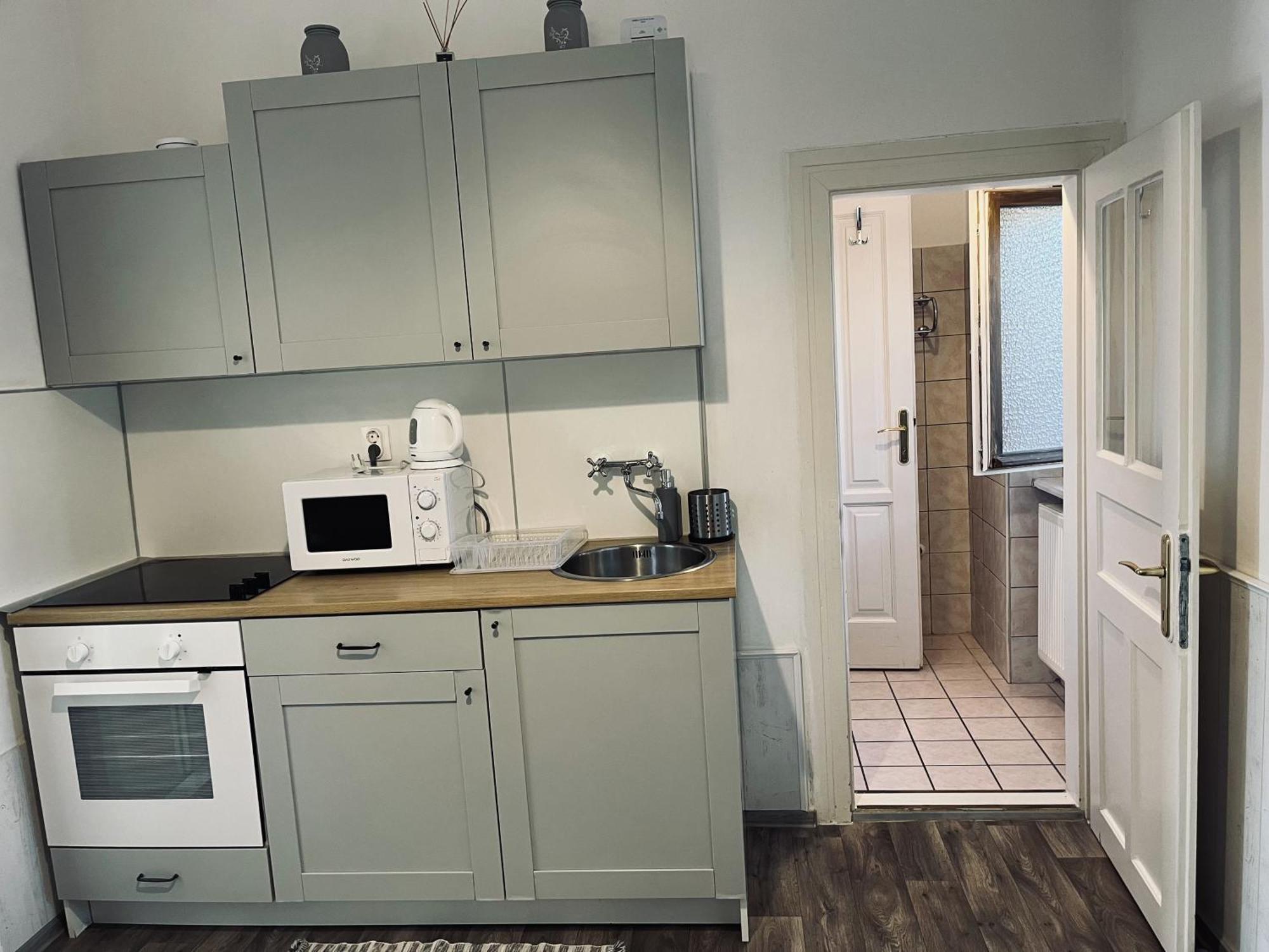 Idill Apartmanhaz B&B Tiszafüred Zewnętrze zdjęcie