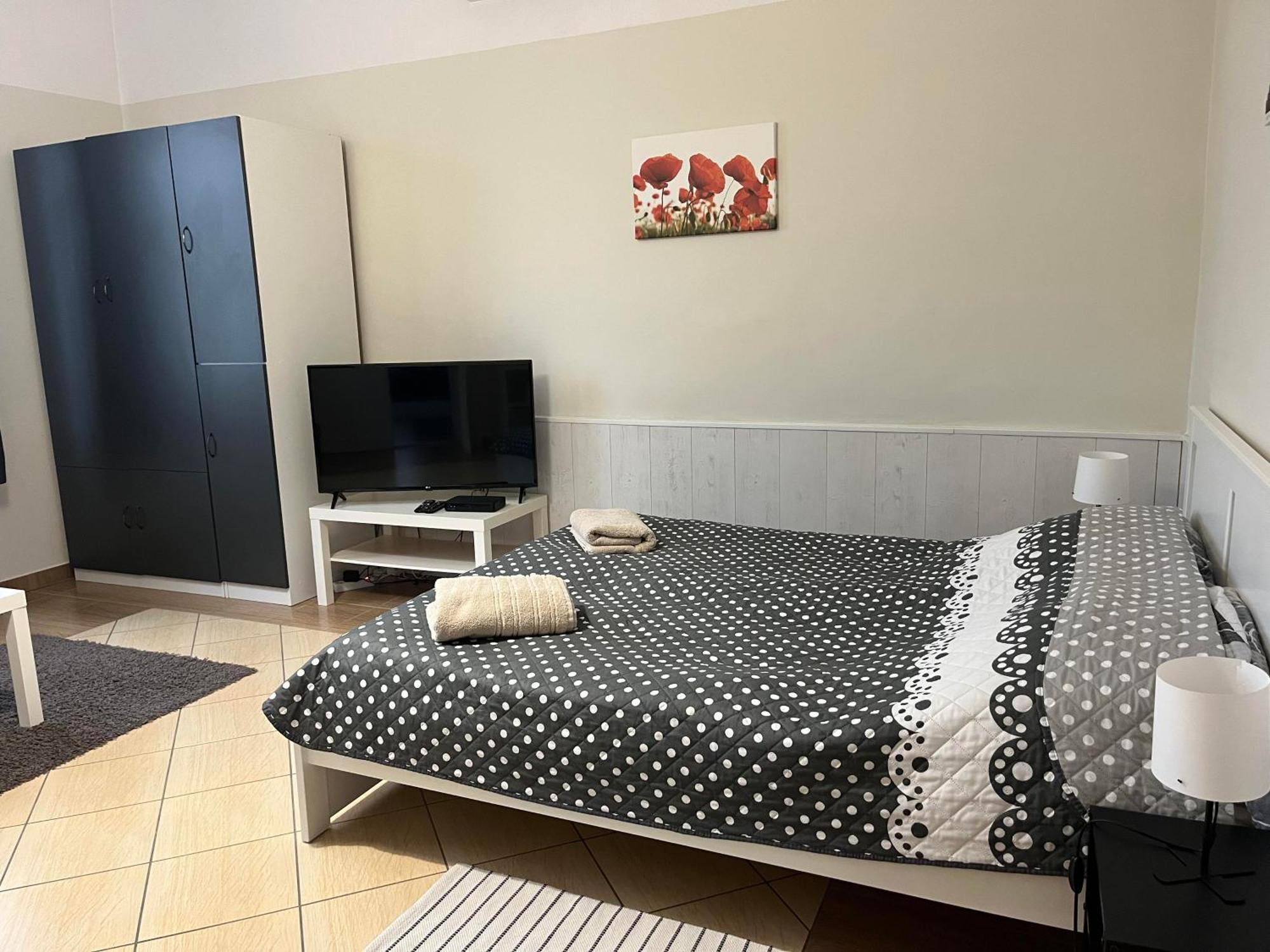 Idill Apartmanhaz B&B Tiszafüred Zewnętrze zdjęcie