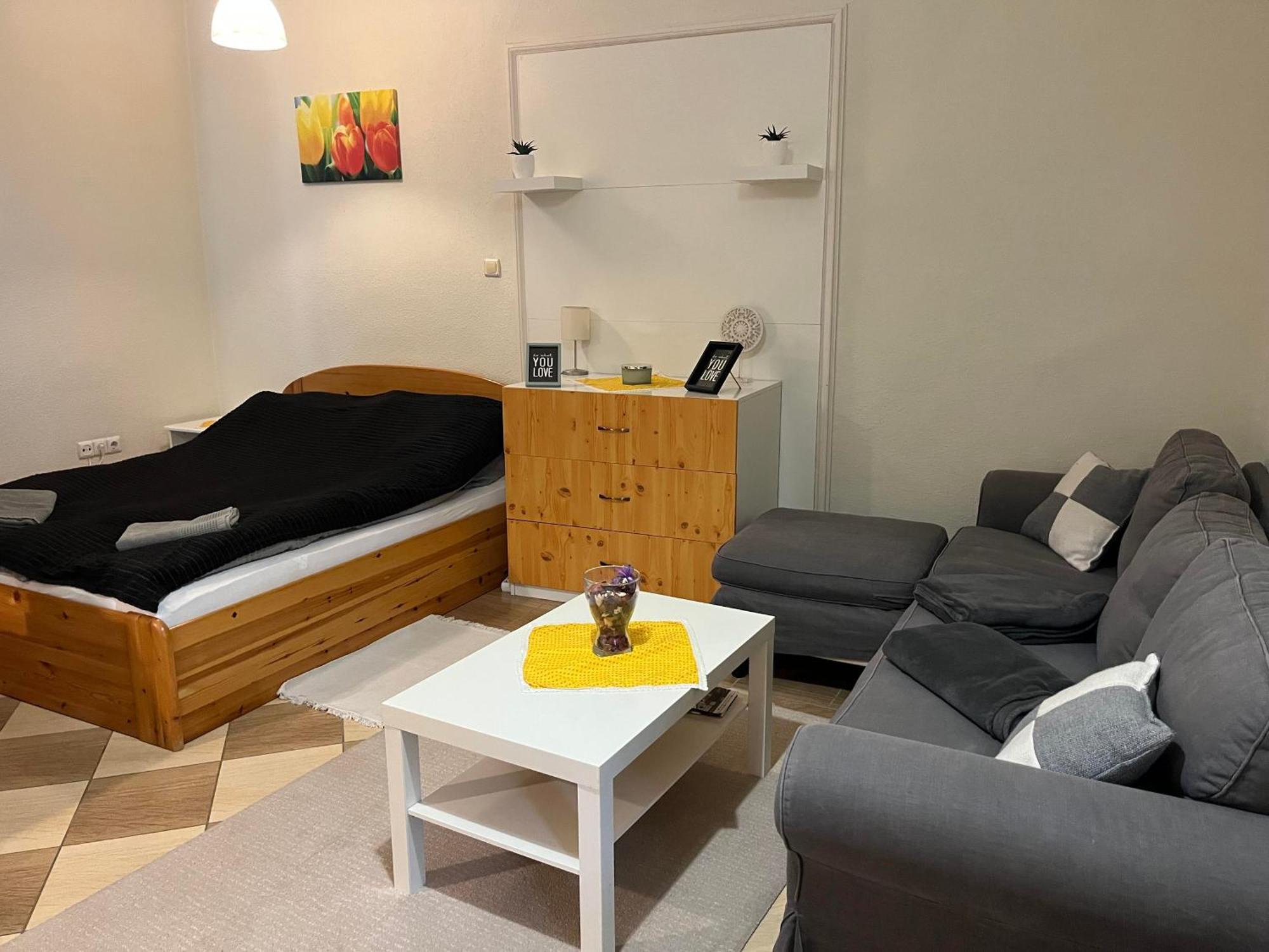 Idill Apartmanhaz B&B Tiszafüred Zewnętrze zdjęcie