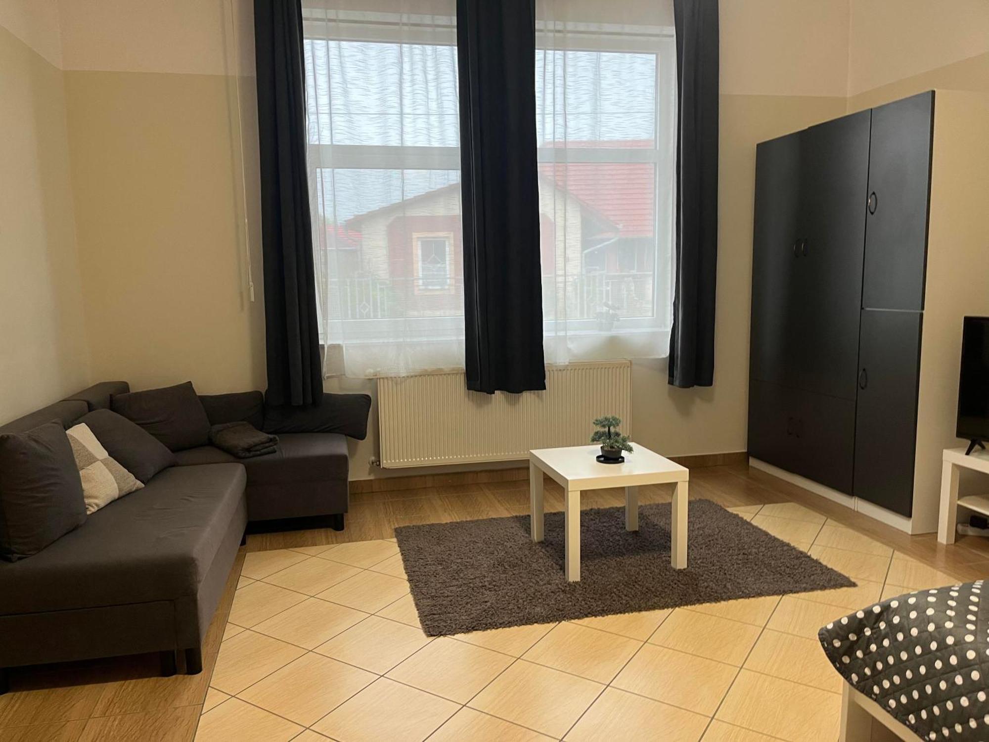 Idill Apartmanhaz B&B Tiszafüred Zewnętrze zdjęcie